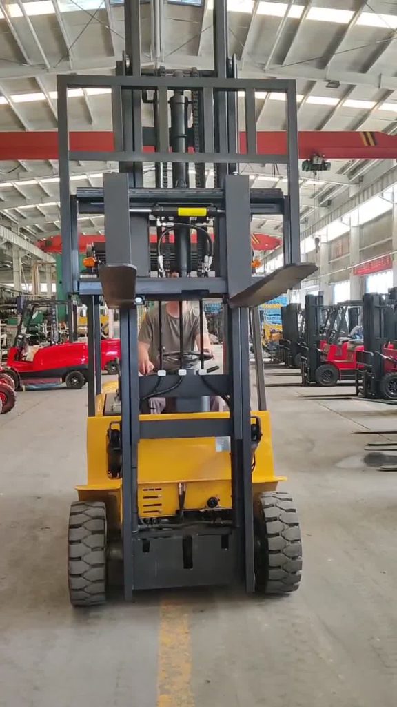 FY-35 Electric Forklift — Operation 1