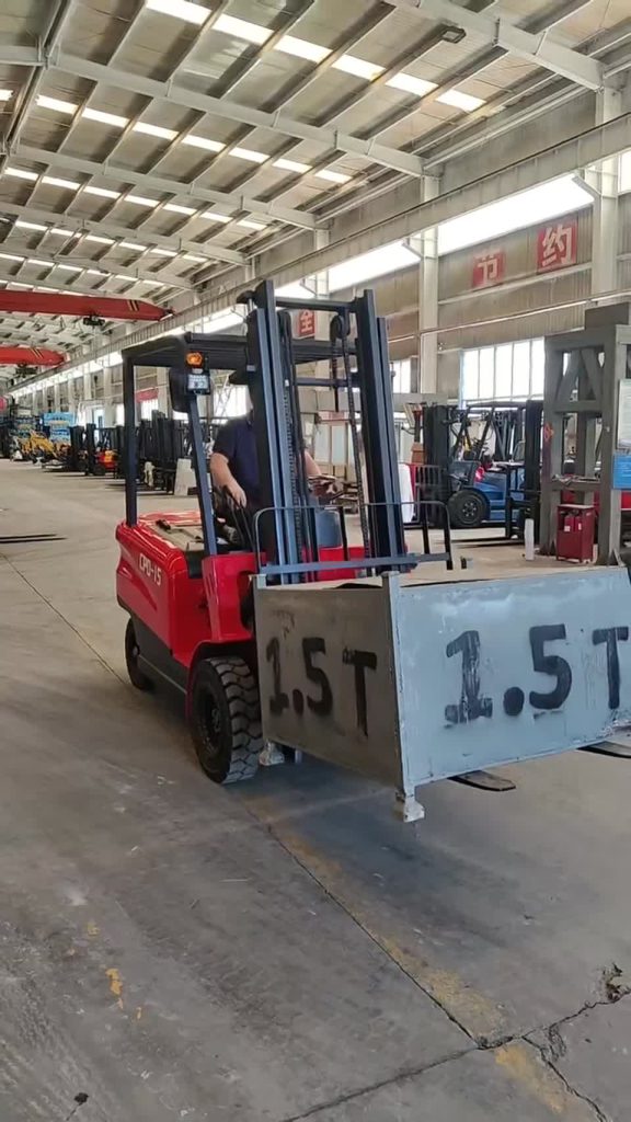 FY-15 Electric Forklift — Operation 2