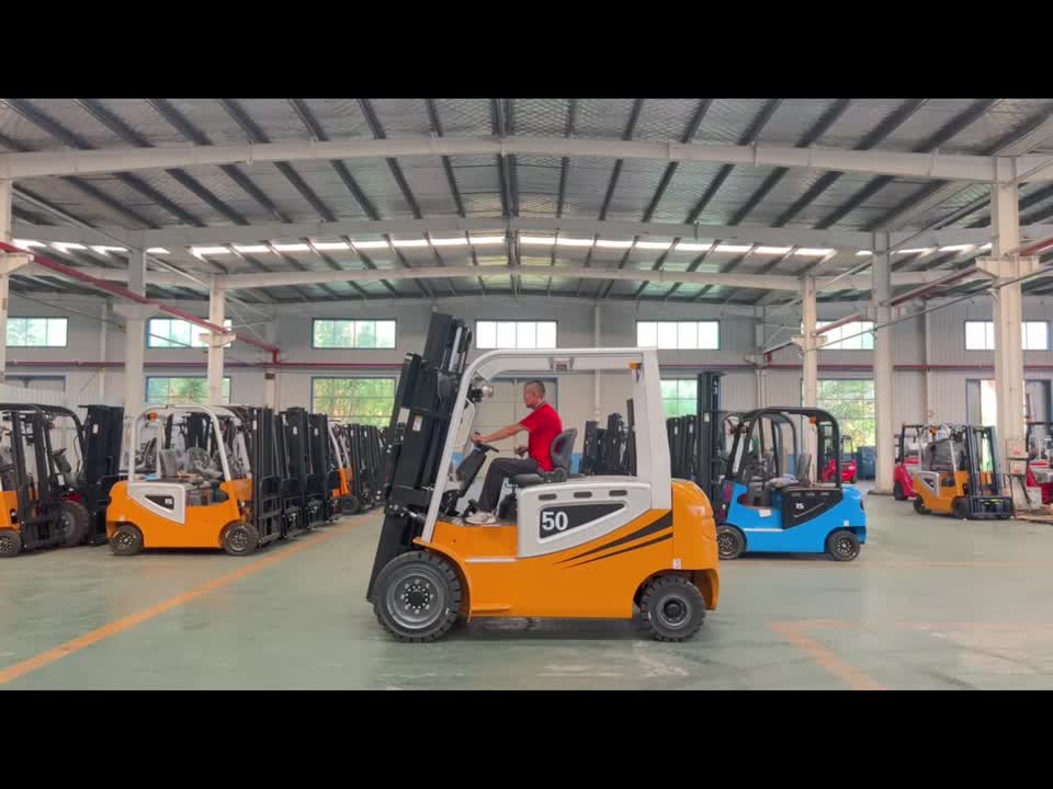 FY25-K Diesel Forklift — Operation 1